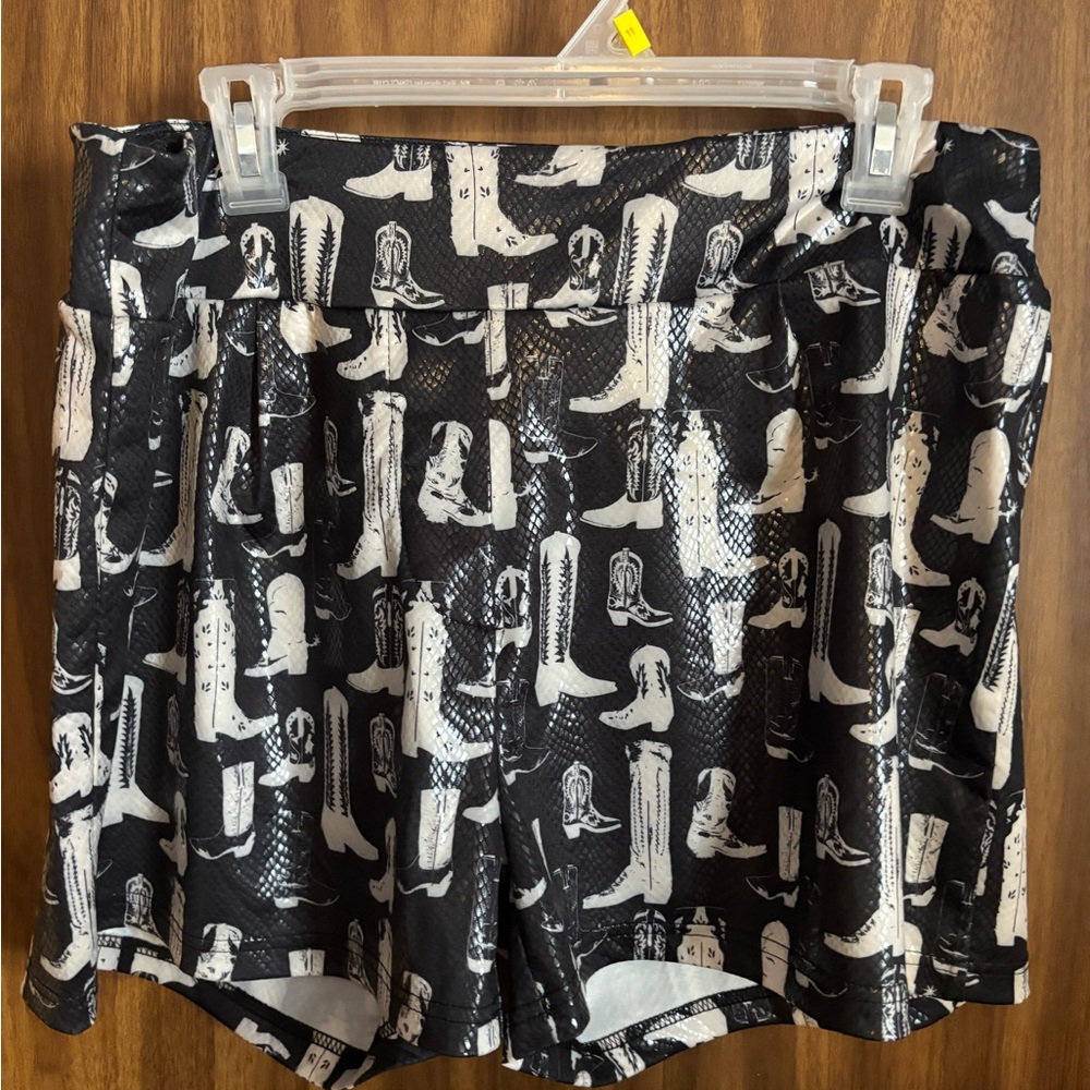 High Waist Black and White Boot Print Women Shorts